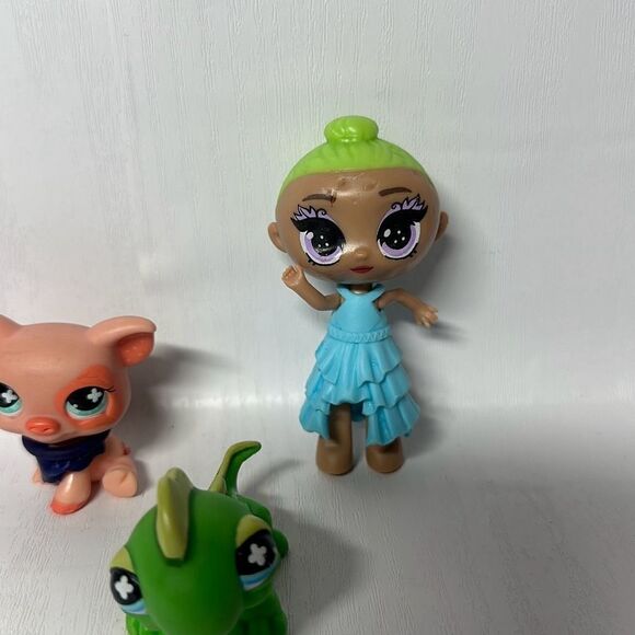 Lot of 7 Misc Mini Figurines Littlest Pet Shop Disney Sofia Shopkins Zuru - Picture 5 of 14